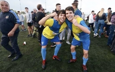 Els germans Martí celebrant l'ascens a Primera Catalana | Twitter